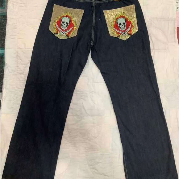 Ed Hardy 2009 Skull & Crossbones Fire Rhinestone - Picture 2 of 8